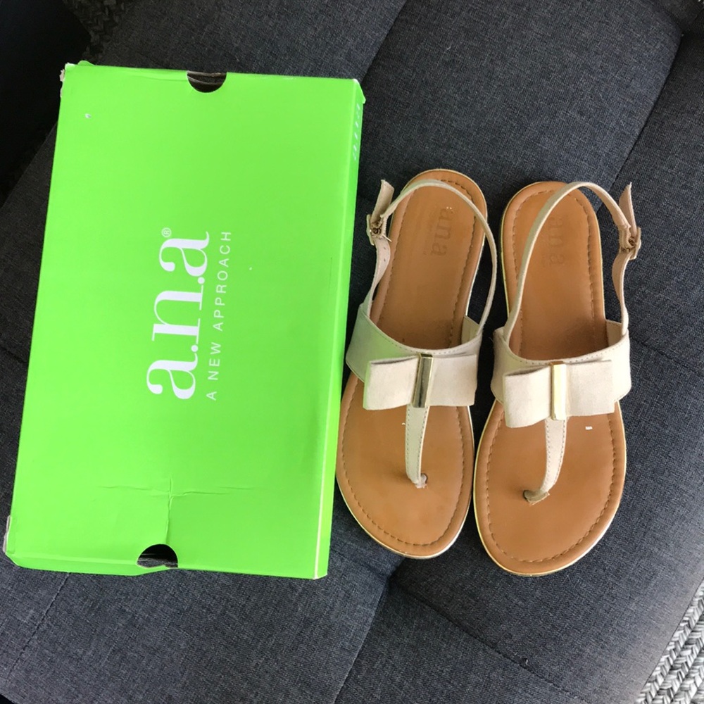 ANA bow sandal